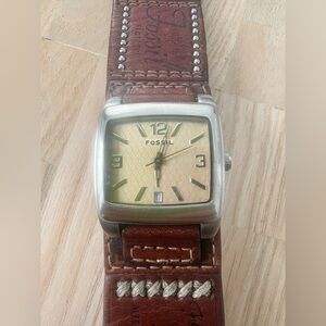 Fossil ladies rectangular silver tone embossed leather watch NEW BATTERY